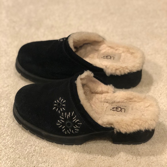 UGG Shoes - UGG black slippers